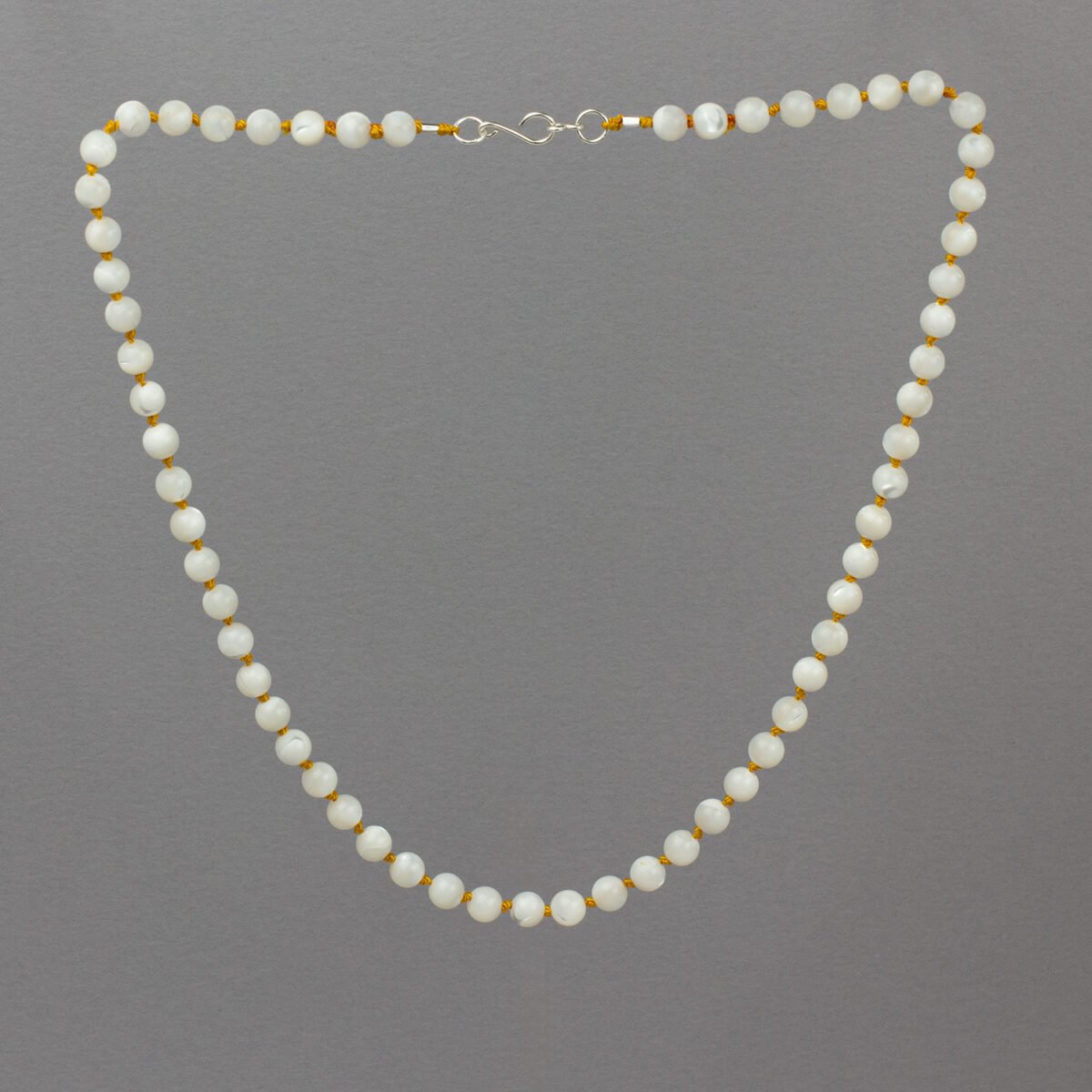 Seaside Memories – Hand Knotted Mother of Pearl Silk Necklace